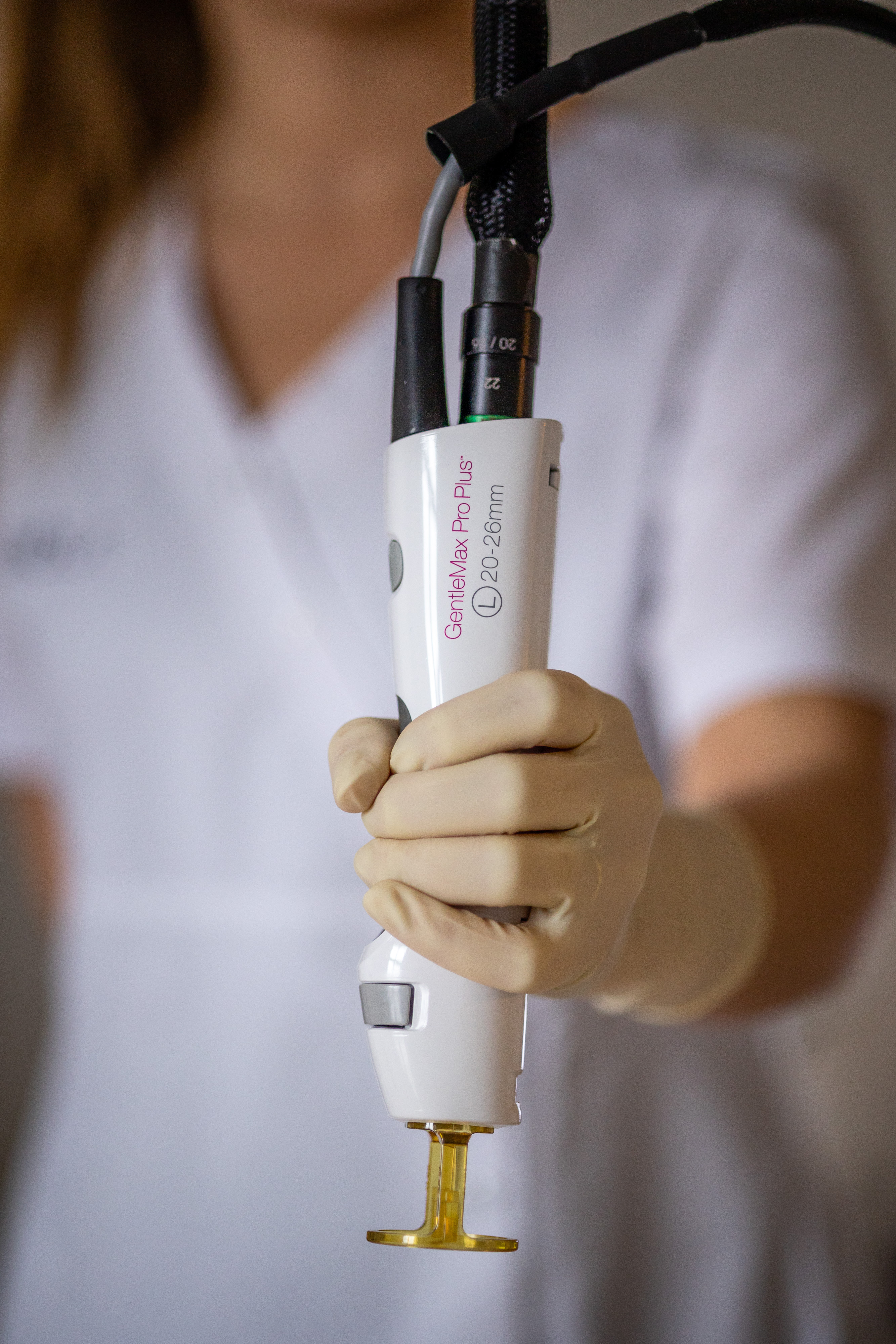 Tratamiento de depilación láser con Candela en Eterna Clinic